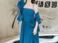 2025年10月20日 水火相生日穿搭：孔雀蓝配正红显戏剧感