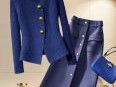 2025年10月16日 金水相生日穿搭：铂金色配藏蓝显商务感