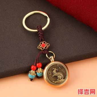 原地转圈在眼前是什么生肖？转圈圈打一最准确生肖-第1张图片