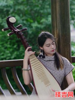 琵琶一看逢五在是什么生肖？琵琶一奏有五曲是什么生肖-第1张图片