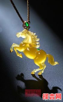 属马男士适合佩戴什么玉饰-第1张图片