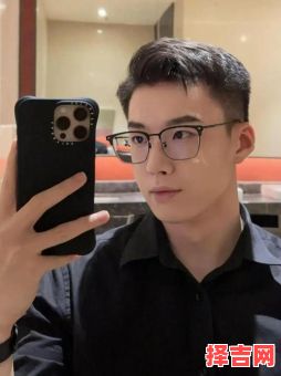 脸大男生的面相，头小男人的脸型-第1张图片