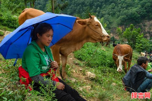 女人与牲畜家禽-第1张图片