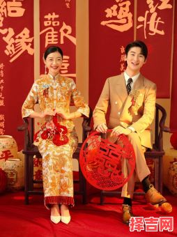 2025年婚纱照摆放新风尚2025年婚纱照流行趋势-第1张图片