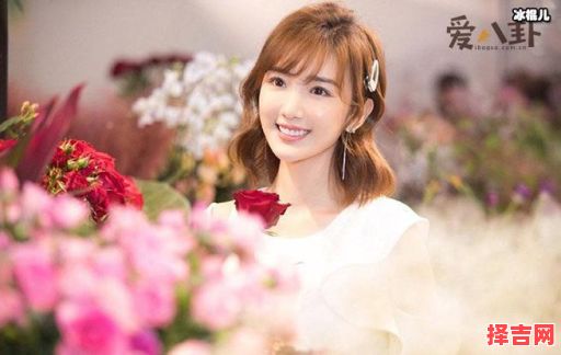 毛晓彤否认新恋情并自曝有两段恋情-第1张图片